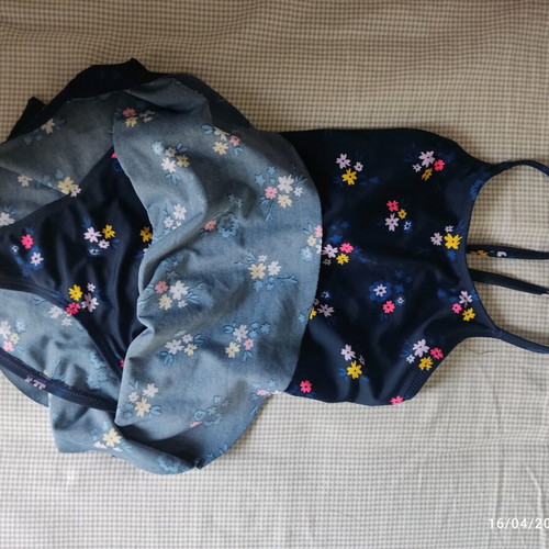 Quechua one-piece swimsuit for girls with skirt like new