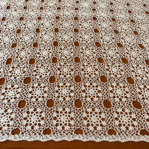 Handmade lace tablecloth 172×172 cm, 1960s collectible