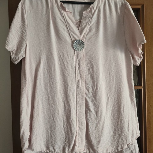 Women's blouse soft pink with silver clasp, like new, size XXL