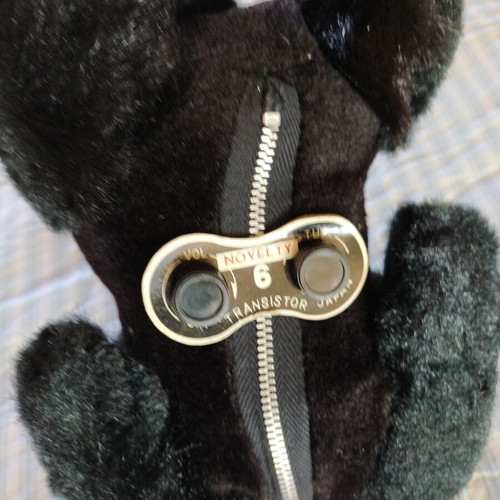 Vintage Poodle 6-Transistor Radio, Made in Japan