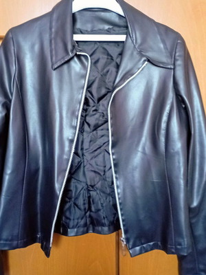 Elastic vinyl leather jacket size M used, zipper defect