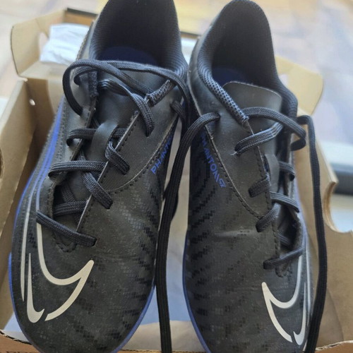 Nike Jr. Phantom GX Club TF football shoes like new, size 34, black