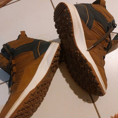 Quechua winter shoes like new, size 39