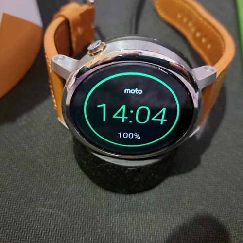 Motorola Moto 360 2nd Gen 46mm smartwatch like new