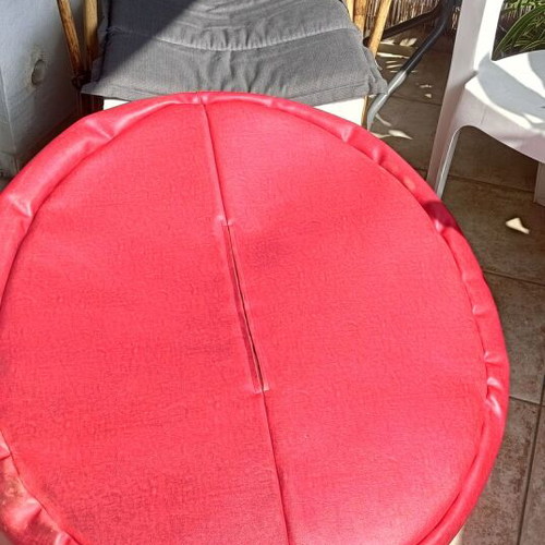 Leather pouf used with zipper for filling