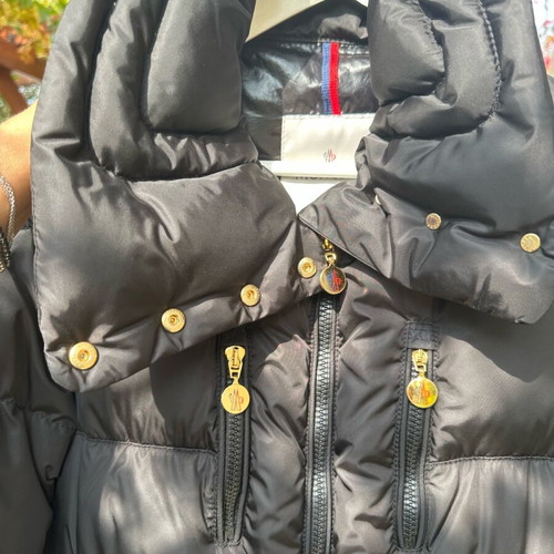 Moncler jacket like new with gold details, black size M