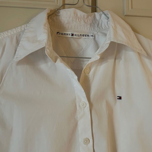 TOMMY HILFIGER No 6 (XS) white long sleeve used.