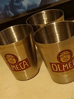 Shot glasses Olmeca σαν καινούργια, συλλεκτικά μεταλλικά σφηνάκια με θήκη