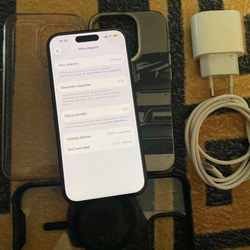 iPhone 15 black like new, 128GB, 20+ MP camera