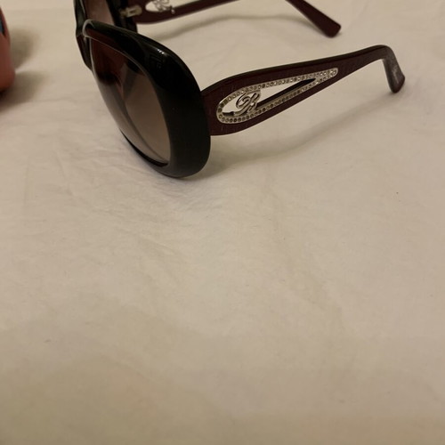 Blumarine sunglasses like new, black