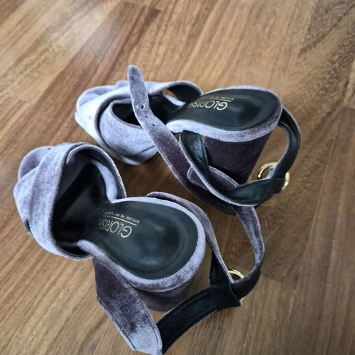Velvet high-heeled sandals with thick heel like new, gray