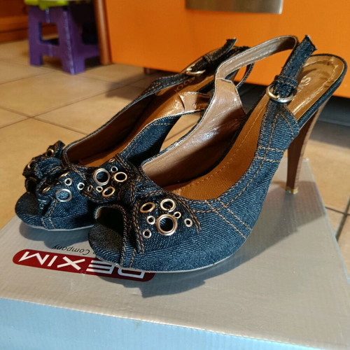 Jean Symbol Heels like new with slight wear inside