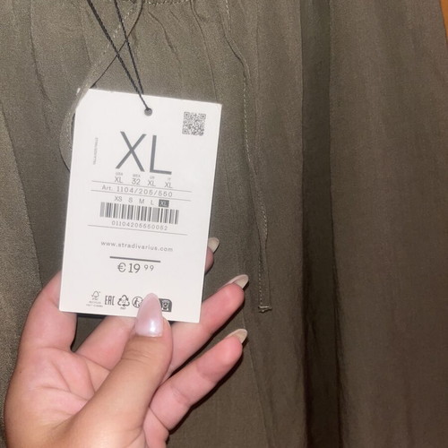 Stradivarius khaki pants with elastic waist, size XL