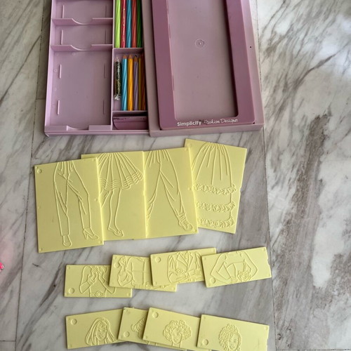 Simplicity Fashion Designer Portfolio vintage 90s full set with box used
