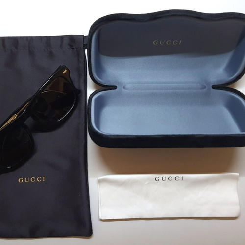 Gucci GG0735S/001 sunglasses like new, black and gold