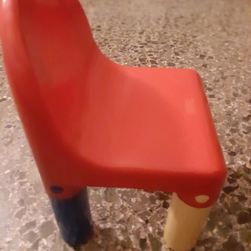 Children's chair sturdy and very safe in very good condition