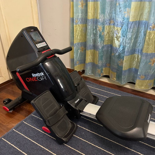 Reebok One rowing machine like new
