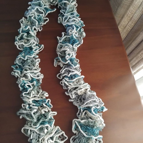 Handmade scarves like new, knitted