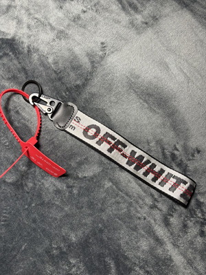 Off-White Industrial μπρελόκ σαν καινούργιο, γκρι και ασημί με κόκκινες ραφές