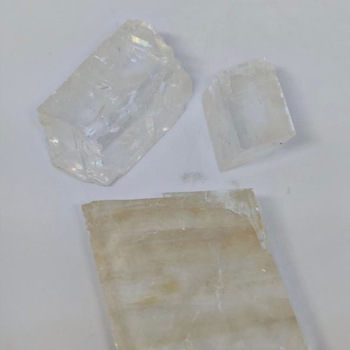Set of 3 natural topaz crystals like new