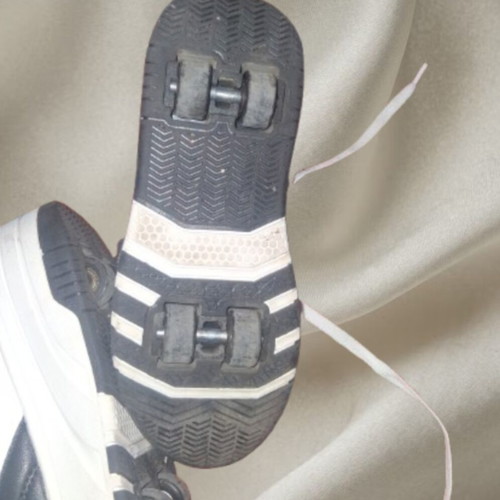 Shoes with wheels, size 36