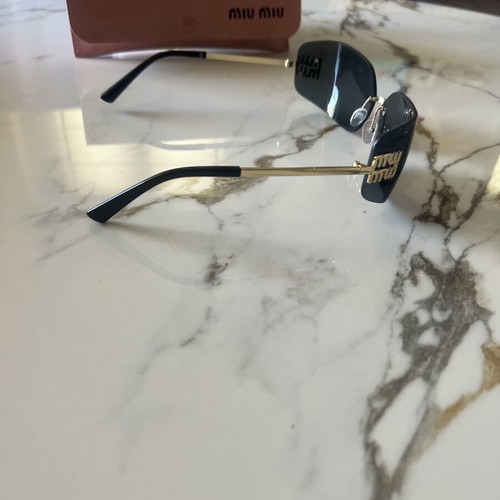 Sunglasses with UV400 protection like new, black