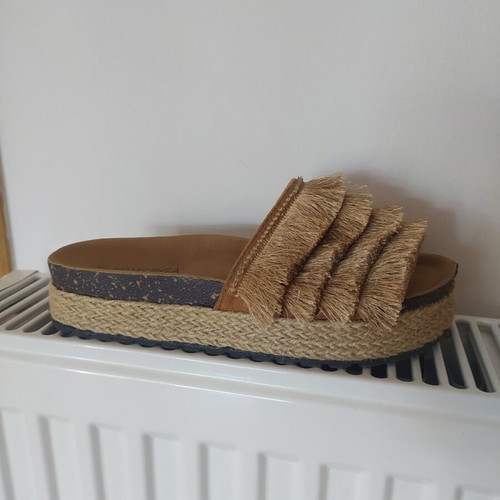 Slippers used size 37 beige