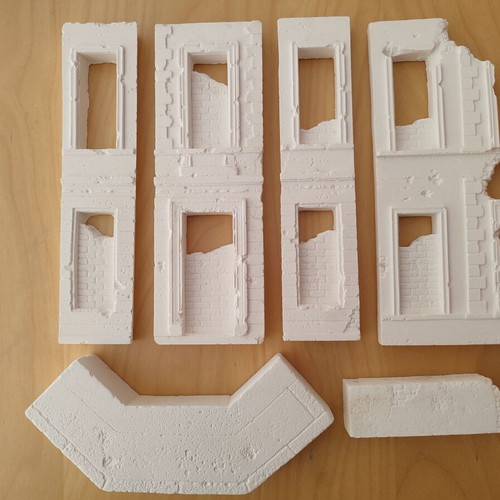 1/35 Ruined House Corner Model Kit new, synthetic plaster