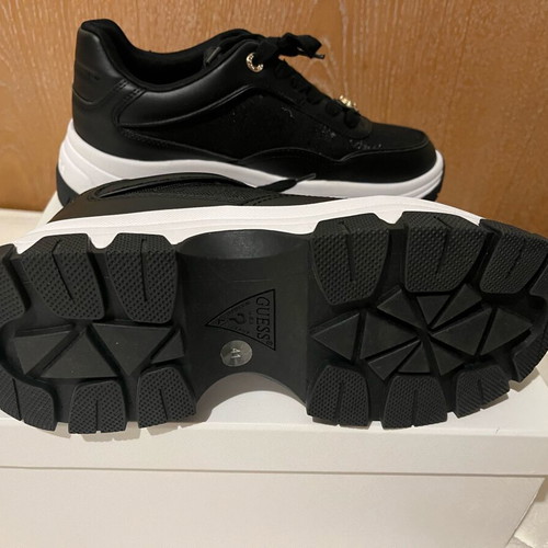 Sneackers αθλητικά παπούτσια Guess μαύρα καινούργια, μέγεθος 41