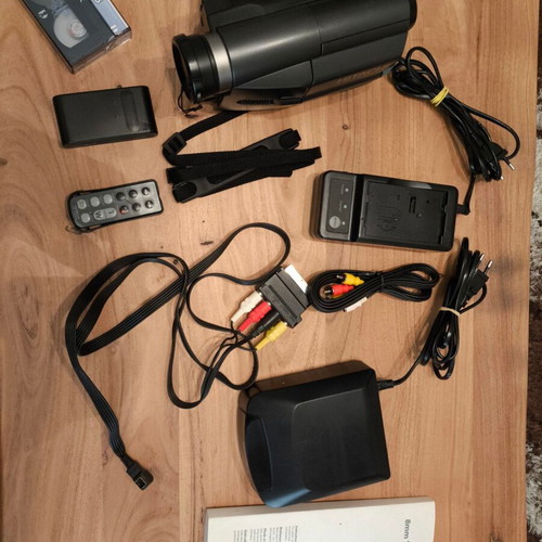 Hitachi H825LE 8mm video camera recorder used with accessories
