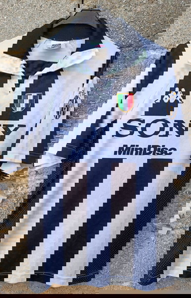 JUVENTUS 1997-98 ΓΙΟΥΒΕΝΤΟΥΣ ΦΑΝΕΛΑ ΕΜΦΑΝΙΣΗ ΠΟΔΟΣΦΑΙΡΟΥ