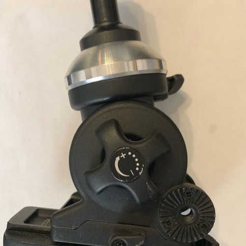 Tripod head used