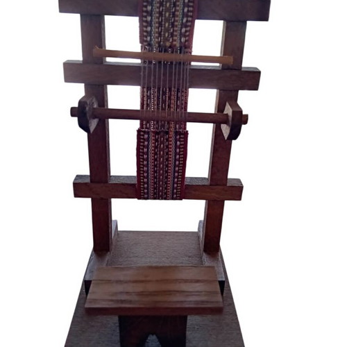 Wooden Loom like new, elegant brown color