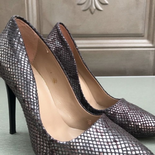 Used pumps size 36 with 10 cm heel