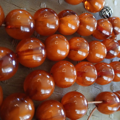 Bakelite Komboloi like new with 33 beads and traditional finish