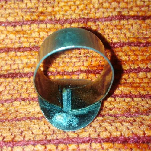 Replica ring with John and Robert Kennedy used