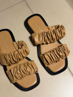 Сандали Sweet Shoes номер 38 като нови, бежово карамелени
