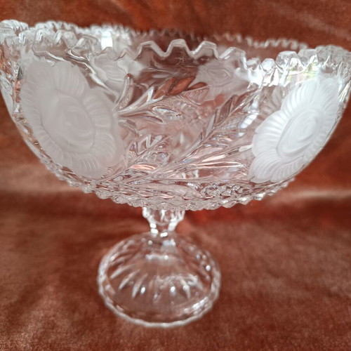 Vintage crystal fruit bowl handmade with base from Germany like new