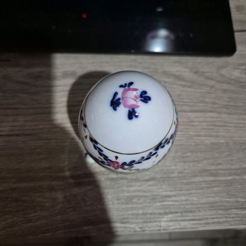 Decorative egg like new