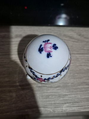 Decorative egg like new