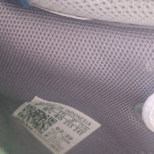 Adidas athletic shoes size 40 like new, white and blue