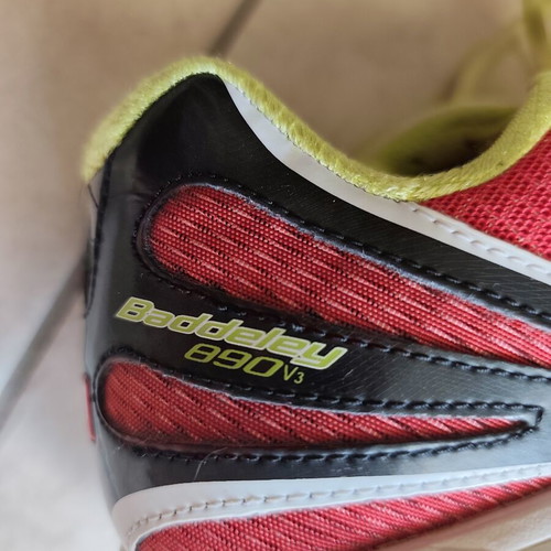 New Balance 890v3 running shoes used, size 45, black and red