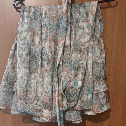 DLV wrap skirt one size, like new