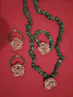 Long necklace with earrings and bracelet handmade used, multicolored