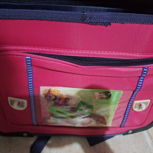 School bag like new with two compartments and side pockets for bottle
