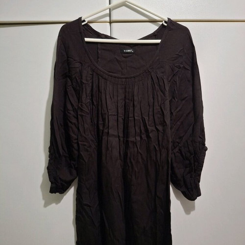 Te Quiero long brown dress with pleats and balloon sleeves