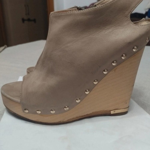 Jean Michel Cazabat leather sandals like new, size 37, beige