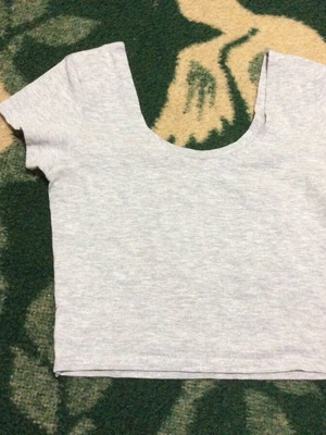 Tally Weill short teen blouse like new, grey multicolor