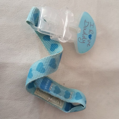Pacifier clip