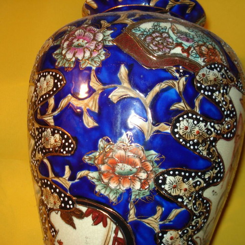 Satsuma Chinese vase used 27cm 18cm